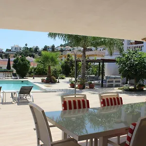 https://villa-isabella-alhaurin-de-la-torre.1costadelsol.com